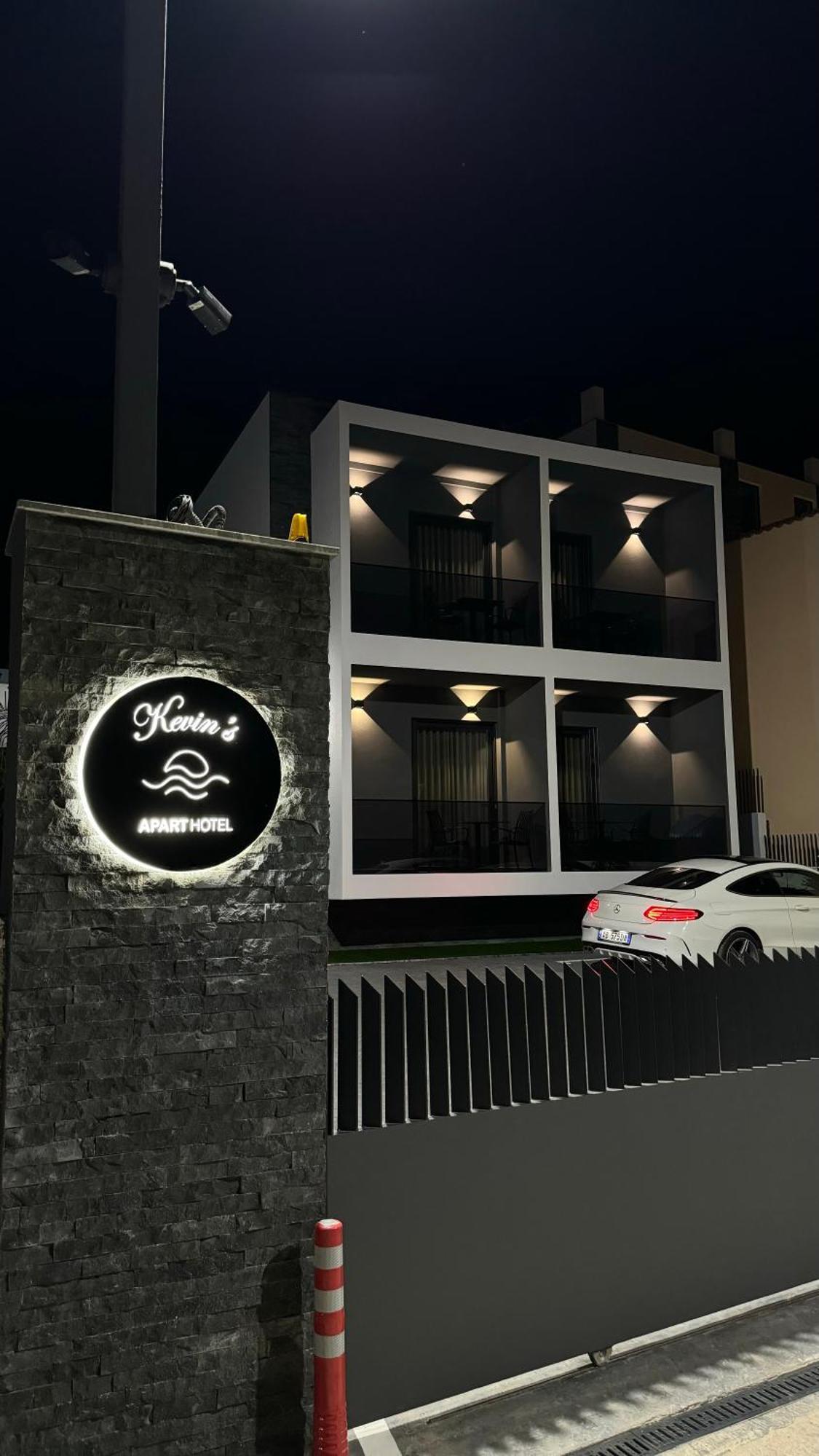 Kevin'S Aparthotel Vlorë Exterior foto